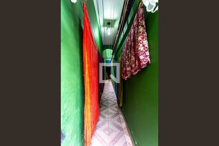 Casa à venda com 212m², 3 quartos e 2 vagas Casa à venda com 212m², 3 quartos e 2 vagasCorredor Lateral Externo