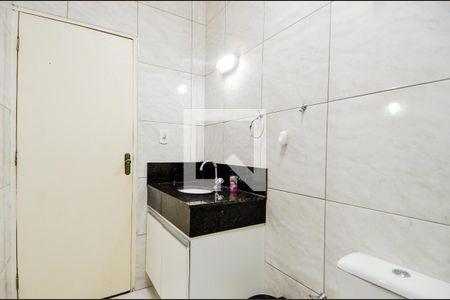 Casa à venda com 120m², 2 quartos e 2 vagasBanheiro Social