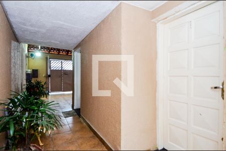 Casa à venda com 120m², 2 quartos e 2 vagasCorredor Lateral 