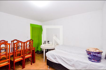 Casa à venda com 120m², 2 quartos e 2 vagasQuarto de Serviço