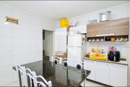 Casa à venda com 120m², 2 quartos e 2 vagasCozinha