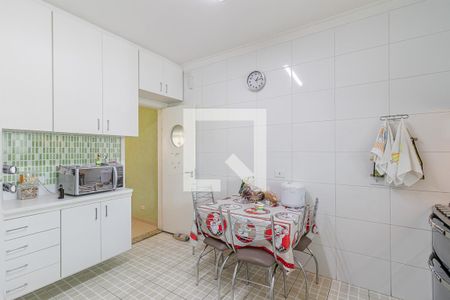 Casa à venda com 160m², 5 quartos e 2 vagas Casa à venda com 160m², 5 quartos e 2 vagasCozinha