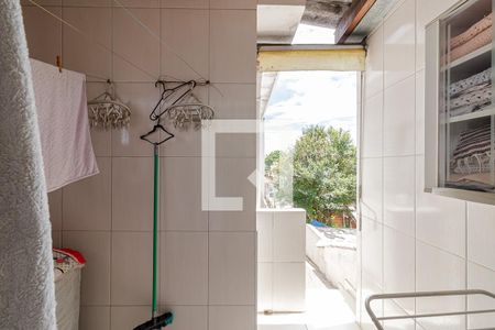 Casa à venda com 160m², 5 quartos e 2 vagas Casa à venda com 160m², 5 quartos e 2 vagasÁrea de Serviço