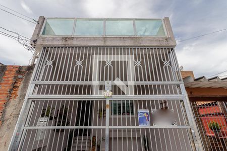 Casa à venda com 160m², 5 quartos e 2 vagas Casa à venda com 160m², 5 quartos e 2 vagasFachada