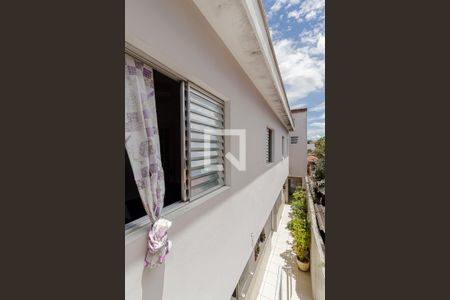 Casa à venda com 160m², 5 quartos e 2 vagas Casa à venda com 160m², 5 quartos e 2 vagasCorredor Lateral