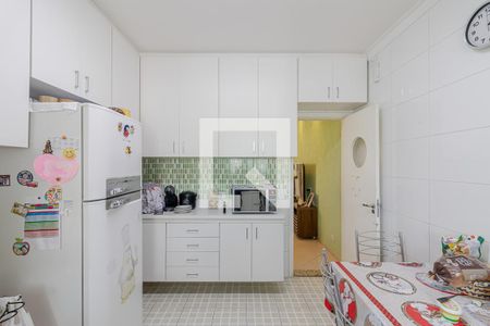 Casa à venda com 160m², 5 quartos e 2 vagas Casa à venda com 160m², 5 quartos e 2 vagasCozinha