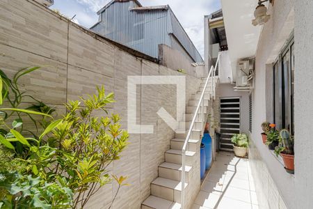 Casa à venda com 160m², 5 quartos e 2 vagas Casa à venda com 160m², 5 quartos e 2 vagasCorredor Lateral