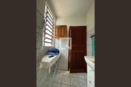 Casa à venda com 250m², 3 quartos e 3 vagasÁrea de Serviço