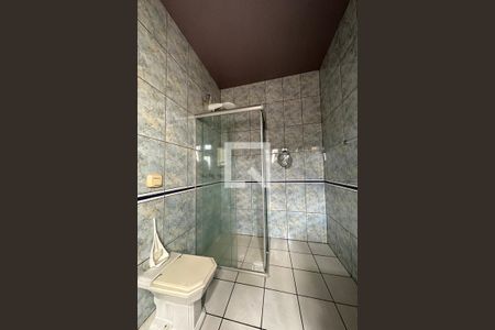 Casa à venda com 250m², 3 quartos e 3 vagasBanheiro do Quarto 1