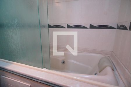 Casa à venda com 900m², 6 quartos e 4 vagasBanheiro da Suíte