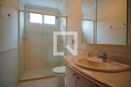 Casa à venda com 900m², 6 quartos e 4 vagasBanheiro da Suíte 2