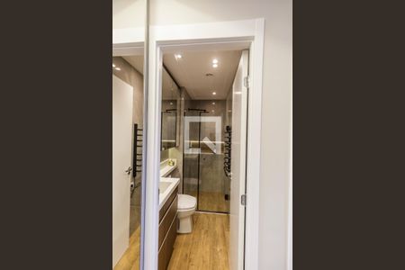 Apartamento à venda com 55m², 2 quartos e 2 vagas Apartamento à venda com 55m², 2 quartos e 2 vagasBanheiro da Suíte