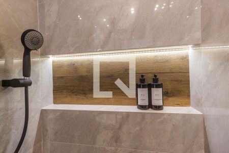 Apartamento à venda com 55m², 2 quartos e 2 vagas Apartamento à venda com 55m², 2 quartos e 2 vagasDetalhe do banheiro