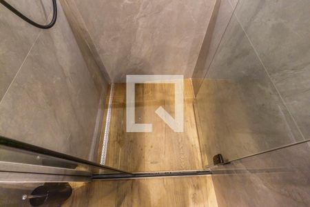 Apartamento à venda com 55m², 2 quartos e 2 vagas Apartamento à venda com 55m², 2 quartos e 2 vagasDetalhe do banheiro