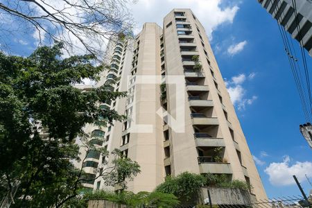 Apartamento para alugar com 242m², 3 quartos e 4 vagas Apartamento para alugar com 242m², 3 quartos e 4 vagasFachada