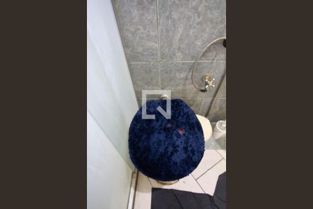 Casa à venda com 130m², 3 quartos e 2 vagas Casa à venda com 130m², 3 quartos e 2 vagasBanheiro