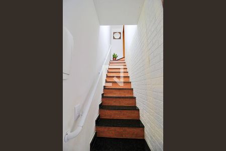 Apartamento para alugar com 88m², 2 quartos e 2 vagasEscada