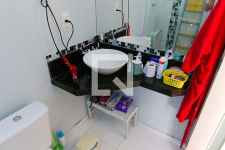 Casa à venda com 180m², 2 quartos e 1 vaga Casa à venda com 180m², 2 quartos e 1 vagaBanheiro
