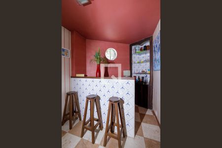 Casa de condomínio à venda com 490m², 6 quartos e 5 vagas Casa de condomínio à venda com 490m², 6 quartos e 5 vagasBar