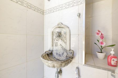 Casa de condomínio à venda com 490m², 6 quartos e 5 vagas Casa de condomínio à venda com 490m², 6 quartos e 5 vagasBanheiro 2