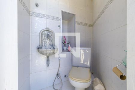 Casa de condomínio à venda com 490m², 6 quartos e 5 vagas Casa de condomínio à venda com 490m², 6 quartos e 5 vagasBanheiro 2