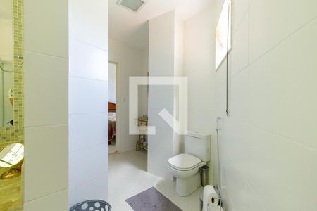 Casa de condomínio à venda com 490m², 6 quartos e 5 vagas Casa de condomínio à venda com 490m², 6 quartos e 5 vagasBanheiro Suíte 3