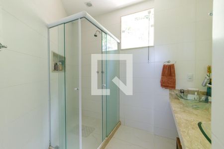 Casa de condomínio à venda com 490m², 6 quartos e 5 vagas Casa de condomínio à venda com 490m², 6 quartos e 5 vagasBanheiro Suíte 3