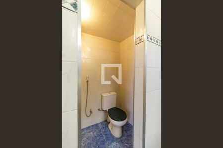 Casa de condomínio à venda com 490m², 6 quartos e 5 vagas Casa de condomínio à venda com 490m², 6 quartos e 5 vagasBanheiro Suíte 1