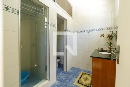 Casa de condomínio à venda com 490m², 6 quartos e 5 vagas Casa de condomínio à venda com 490m², 6 quartos e 5 vagasBanheiro Suíte 1