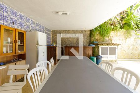 Casa de condomínio à venda com 490m², 6 quartos e 5 vagas Casa de condomínio à venda com 490m², 6 quartos e 5 vagasÁrea de Lazer