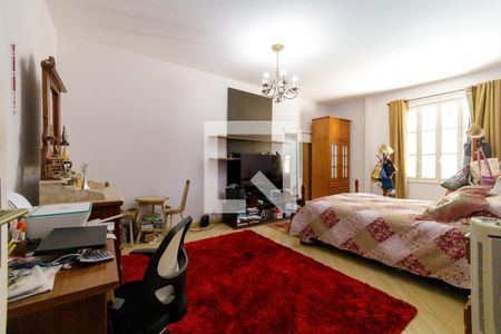 Casa de condomínio à venda com 490m², 6 quartos e 5 vagas Casa de condomínio à venda com 490m², 6 quartos e 5 vagasSuíte Master