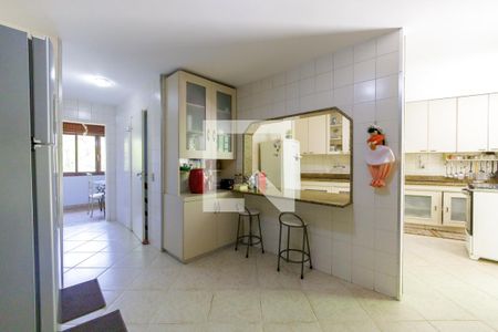 Casa de condomínio à venda com 490m², 6 quartos e 5 vagas Casa de condomínio à venda com 490m², 6 quartos e 5 vagasCozinha