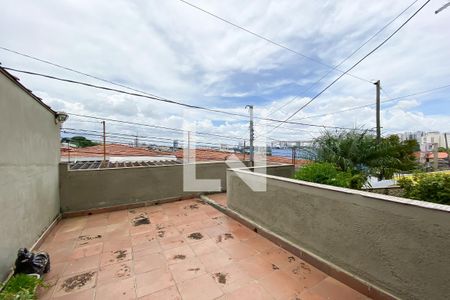 Casa à venda com 160m², 3 quartos e 2 vagas Casa à venda com 160m², 3 quartos e 2 vagasVaranda