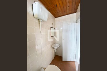 Casa à venda com 160m², 3 quartos e 2 vagas Casa à venda com 160m², 3 quartos e 2 vagasBanheiro do Quarto de Serviço 2