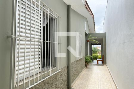 Casa à venda com 160m², 3 quartos e 2 vagas Casa à venda com 160m², 3 quartos e 2 vagasCorredor