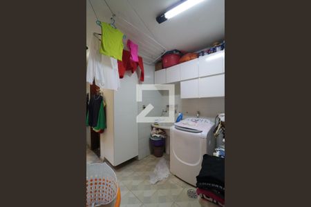 Casa à venda com 230m², 3 quartos e 5 vagasÁrea de Serviço -dispensa