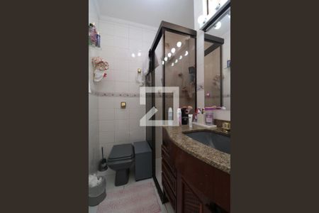 Casa à venda com 230m², 3 quartos e 5 vagasBanheiro da Suite 2 