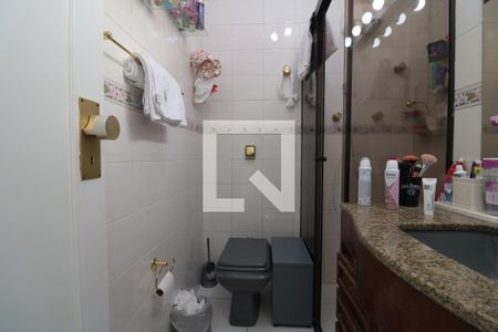 Casa à venda com 230m², 3 quartos e 5 vagasBanheiro da Suite 2 