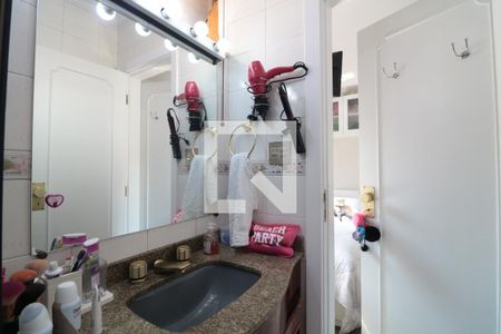 Casa à venda com 230m², 3 quartos e 5 vagasBanheiro da Suite 2 