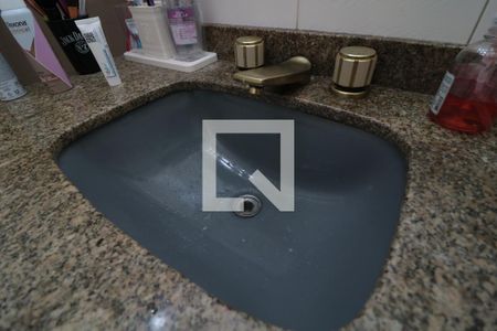 Casa à venda com 230m², 3 quartos e 5 vagasBanheiro da Suite 2  - pia