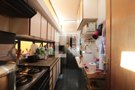 Casa à venda com 230m², 3 quartos e 5 vagasCozinha 