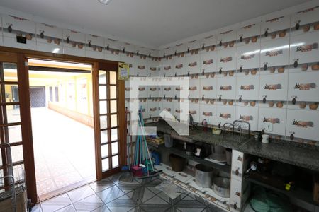 Casa à venda com 260m², 4 quartos e 5 vagasCozinha 2