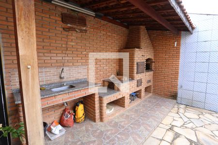 Casa à venda com 260m², 4 quartos e 5 vagasChurrasqueira