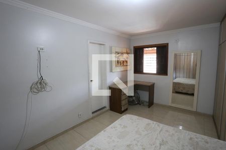 Casa à venda com 260m², 4 quartos e 5 vagasSuíte 1