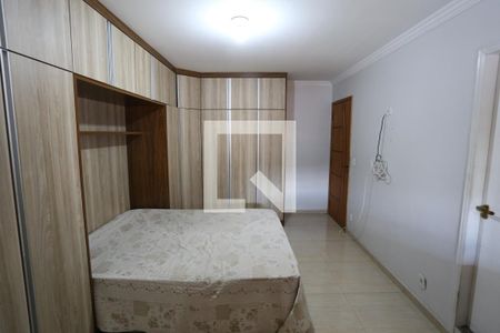 Casa à venda com 260m², 4 quartos e 5 vagasSuíte 1