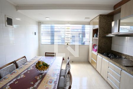 Casa à venda com 260m², 4 quartos e 5 vagasCozinha 1