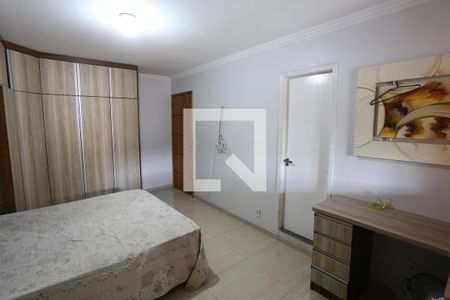 Casa à venda com 260m², 4 quartos e 5 vagasSuíte 1
