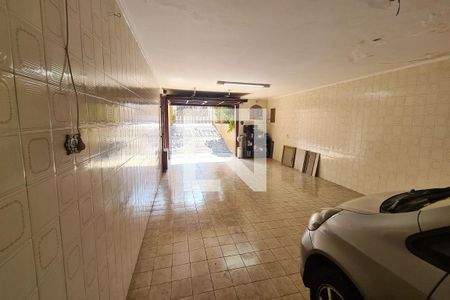 Casa à venda com 300m², 3 quartos e 6 vagas Casa à venda com 300m², 3 quartos e 6 vagasGaragem