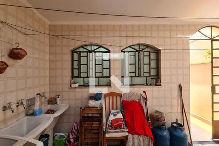 Casa à venda com 300m², 3 quartos e 6 vagas Casa à venda com 300m², 3 quartos e 6 vagasÁrea de Serviço