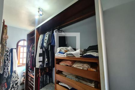 Casa à venda com 300m², 3 quartos e 6 vagas Casa à venda com 300m², 3 quartos e 6 vagasCloset da suíte